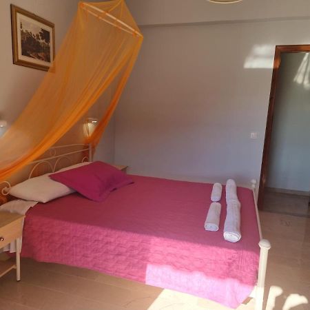 Feakes Apartments Arillas  Dış mekan fotoğraf