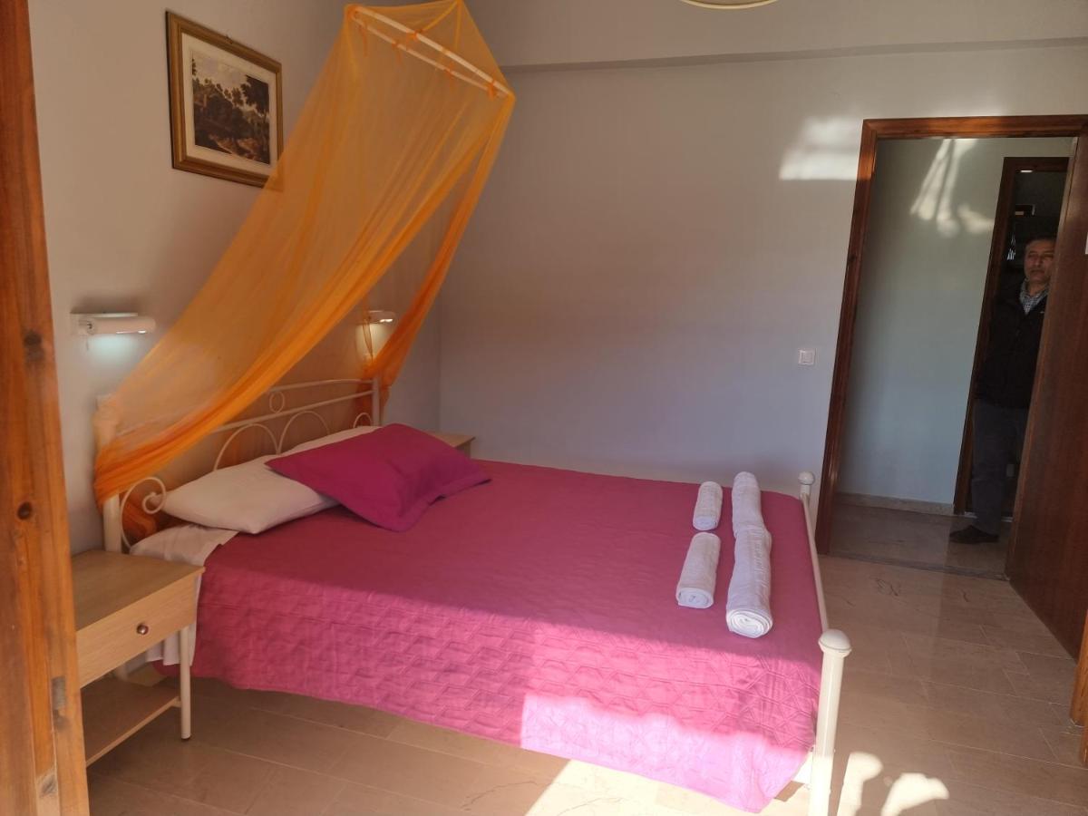 Feakes Apartments Arillas  Dış mekan fotoğraf