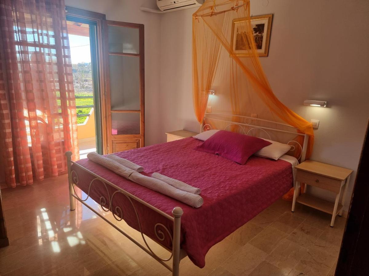 Feakes Apartments Arillas  Dış mekan fotoğraf