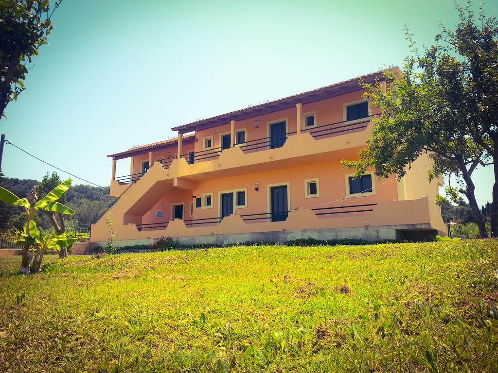 Feakes Apartments Arillas  Dış mekan fotoğraf