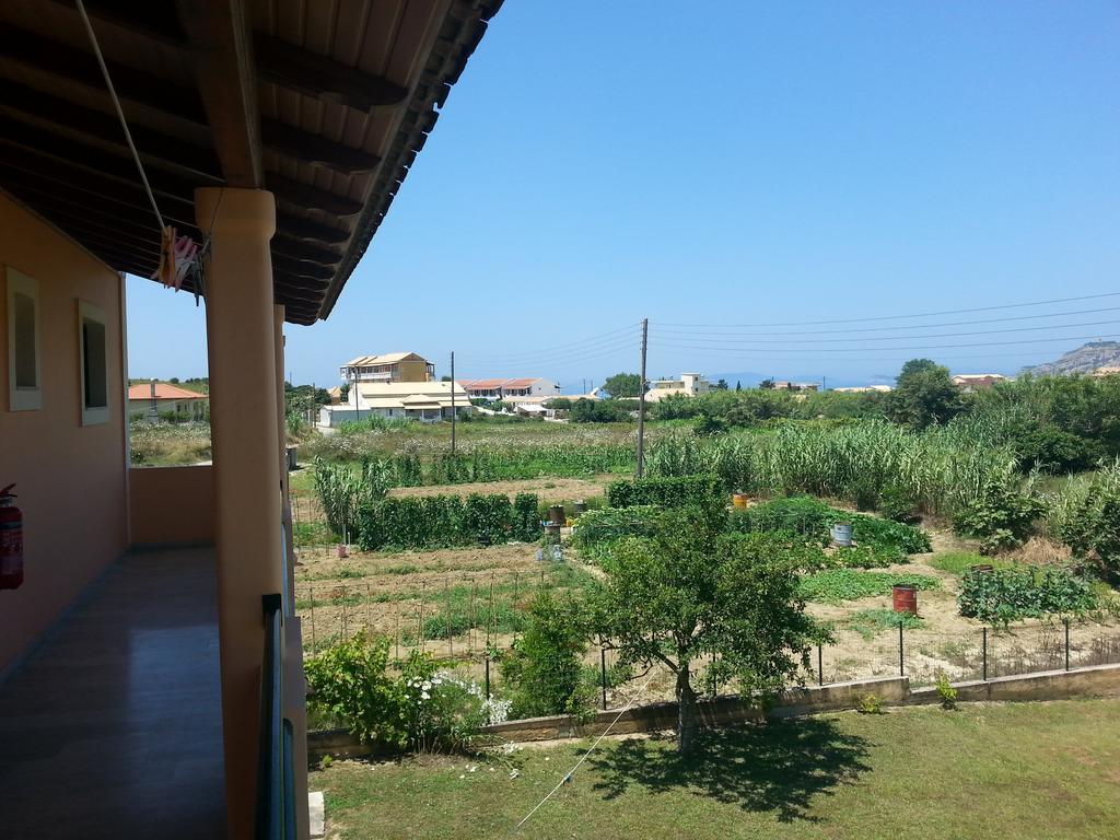 Feakes Apartments Arillas  Dış mekan fotoğraf