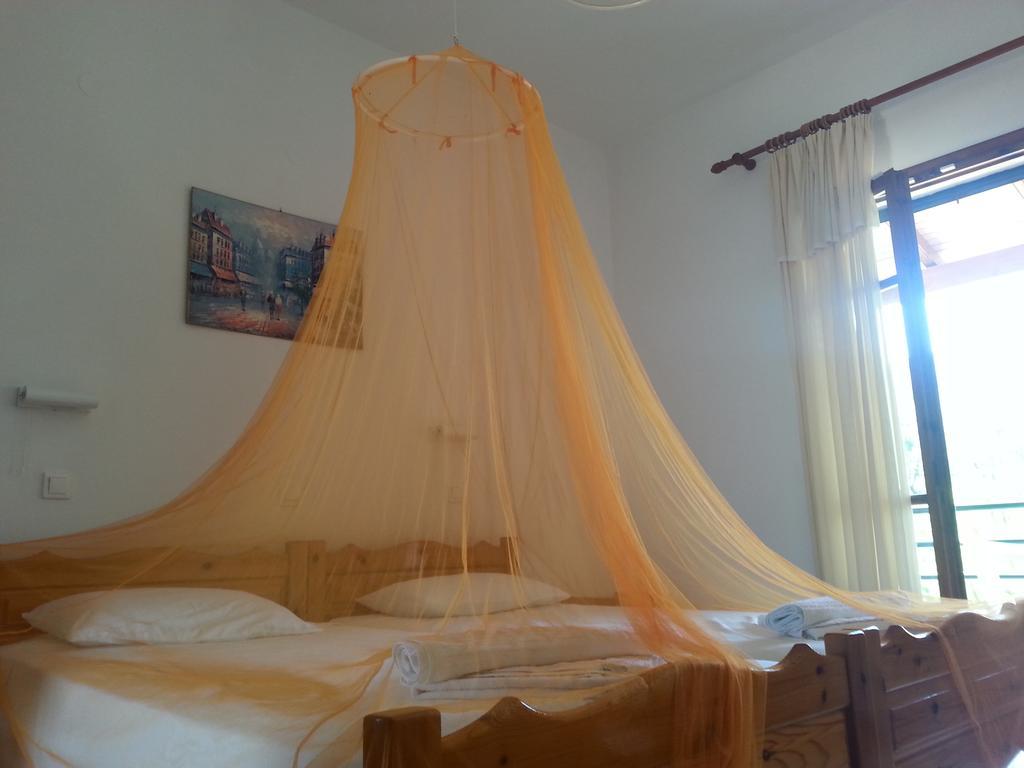Feakes Apartments Arillas  Dış mekan fotoğraf