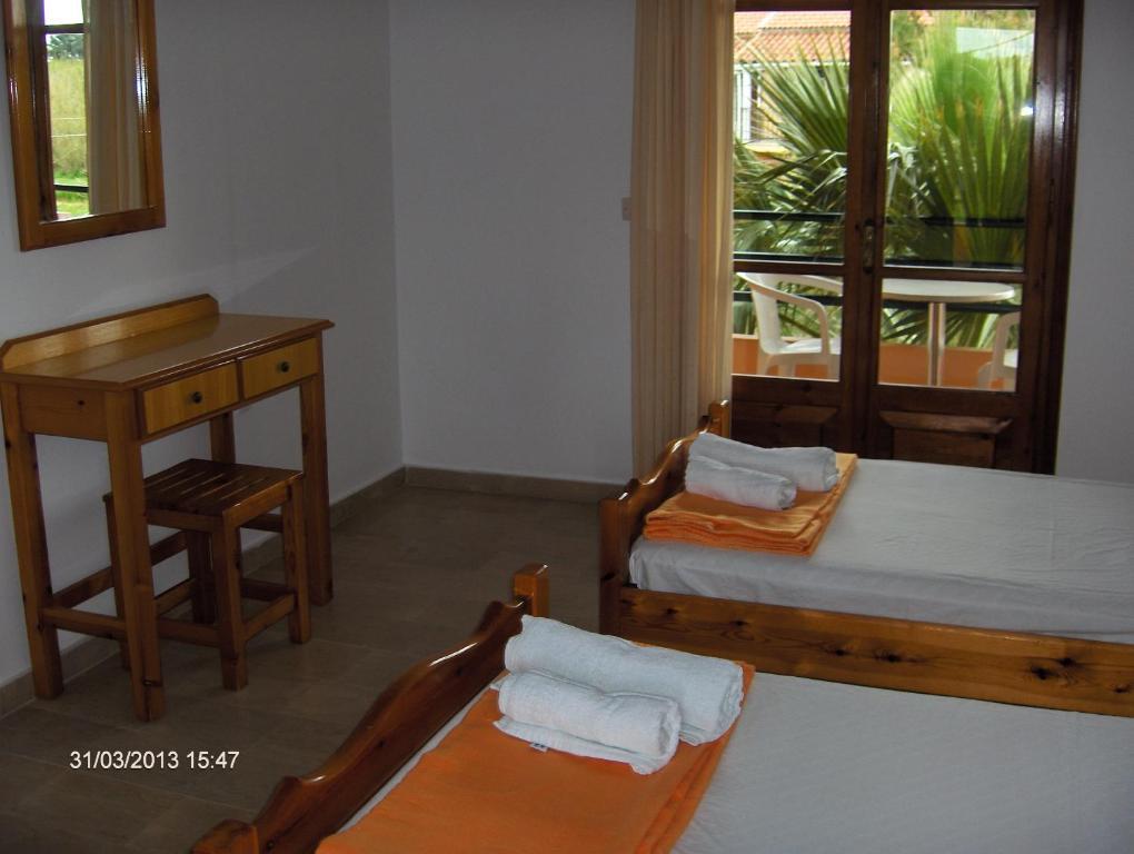 Feakes Apartments Arillas  Oda fotoğraf