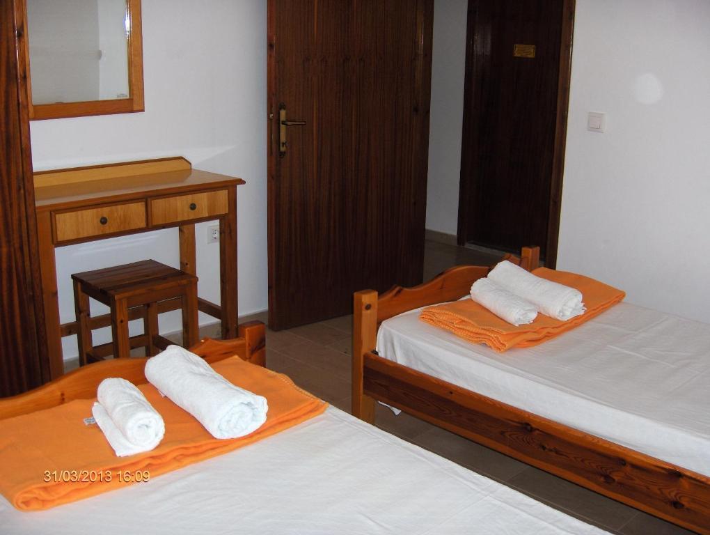 Feakes Apartments Arillas  Oda fotoğraf