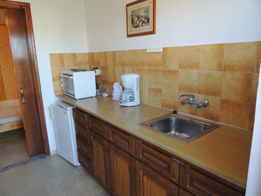 Feakes Apartments Arillas  Dış mekan fotoğraf
