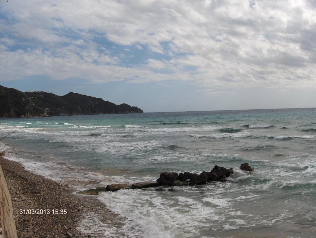 Feakes Apartments Arillas  Dış mekan fotoğraf